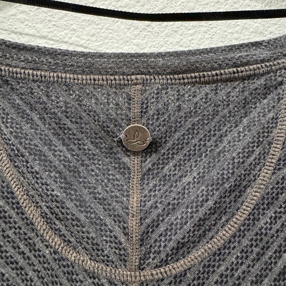 Prana Helani Lightweight Mesh Striped Short Sleeve Grey Athletic Yoga Top Small - Picture 12 of 16